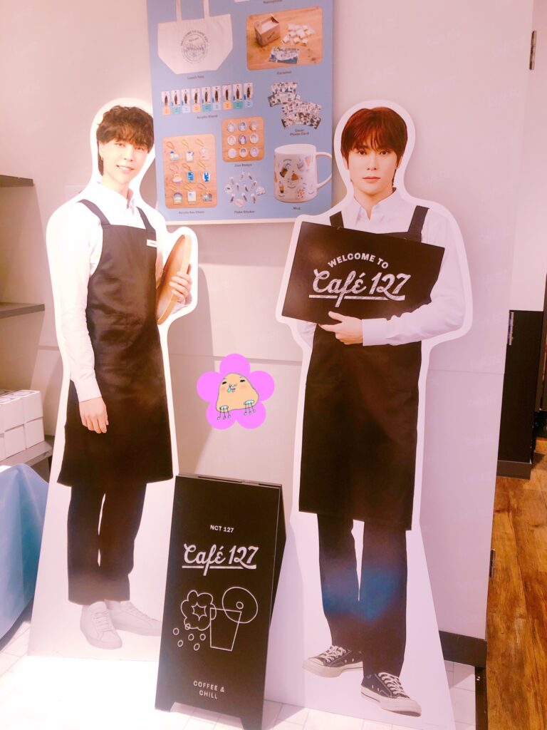 NCT127カフェcafe127新宿ミロード店の店内パネル